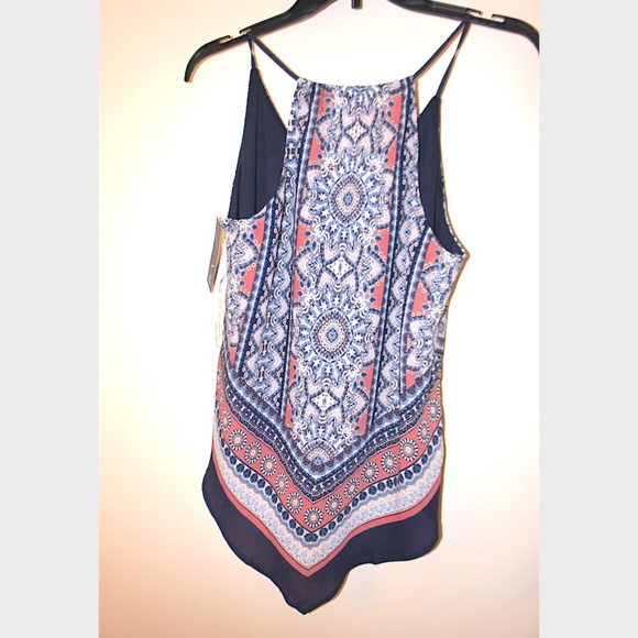 BCX Printed V-Hem Top color 5 - Picture 6 of 7